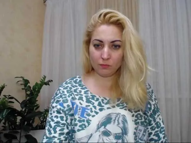 Live sex webcam photo for KickaIricka #241061263