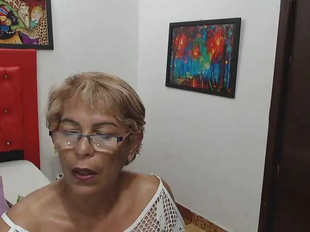Live sex webcam photo for lilyhung50 #241011858