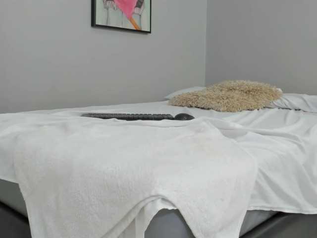 Live sex webcam photo for fevermilf #241105637