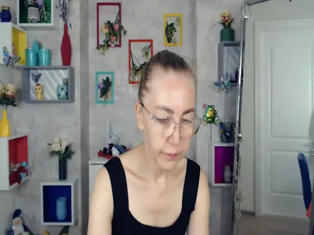 Live sex webcam photo for Greybunny #258664360