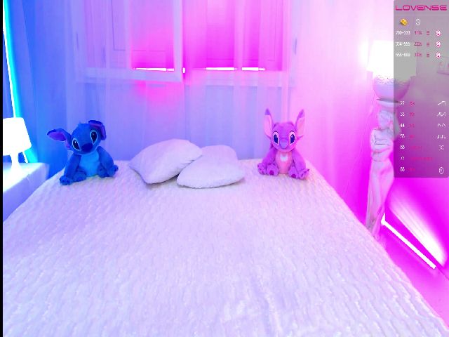 Live sex webcam photo for Jay__Kitten #263385957