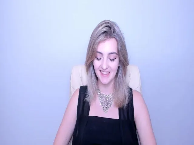 Live sex webcam photo for HelelGretta #253188172