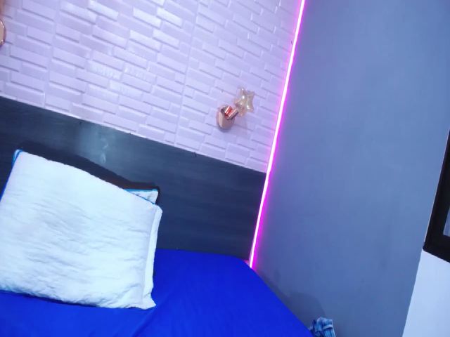 Live sex webcam photo for RachellKors #263575478