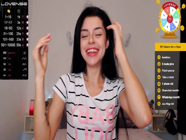 Live sex webcam photo for YourPeachy #256138313