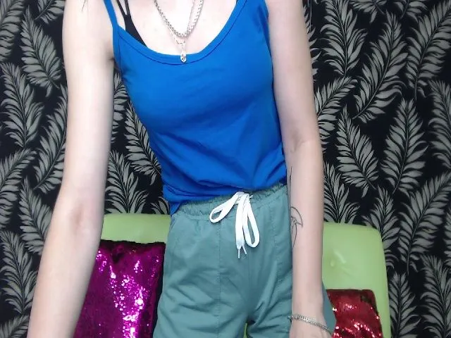 Live sex webcam photo for MollyTravis #260499342