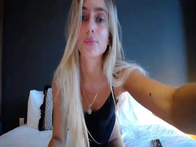 Live sex webcam photo for Vodka_Queen #252941767
