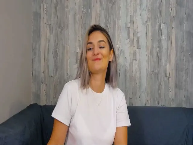 Live sex webcam photo for SecretAmber #255592403