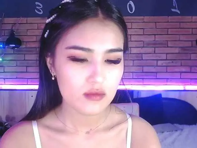 Live sex webcam photo for full-moon #241087450