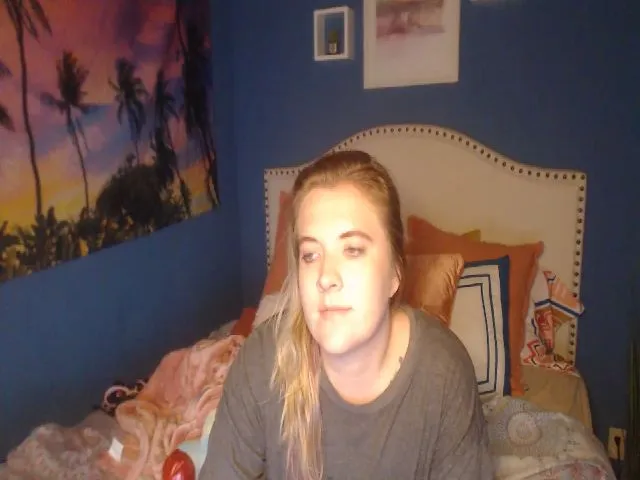 Live sex webcam photo for SnowWhiteXxxx #255557335