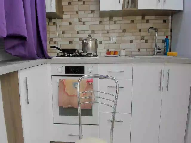 Live sex webcam photo for Kitty_KateX #260145704