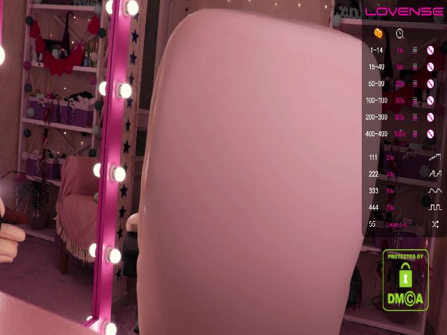 Live sex webcam photo for Lineagee #252909863