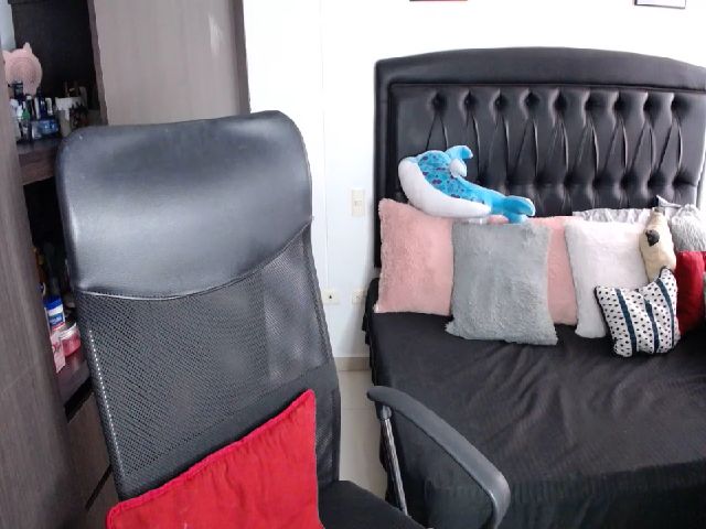 Live sex webcam photo for Valen_giraldo #257745624