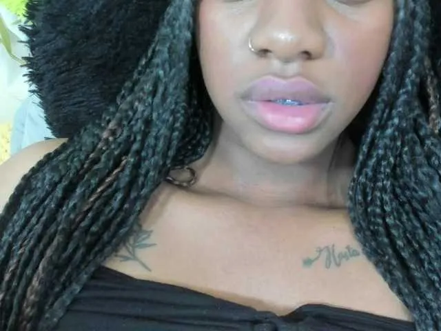 Live sex webcam photo for rihannaa #255708672