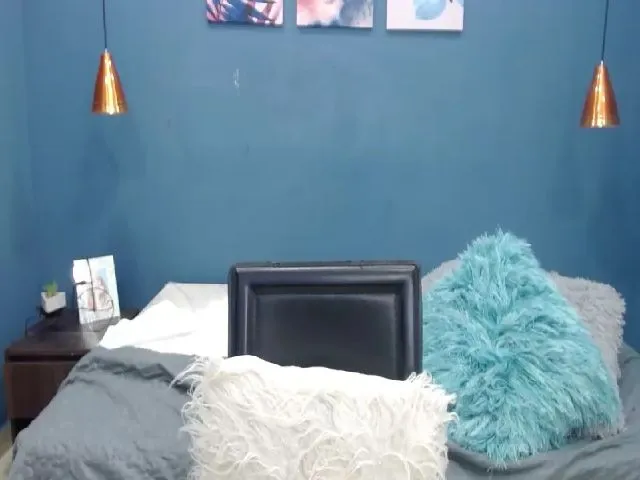 Live sex webcam photo for Estefany_24 #253097277