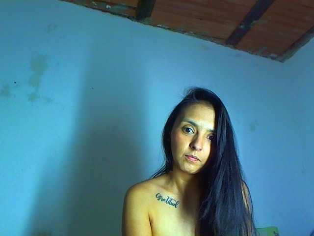 Live sex webcam photo for kamilas09 #264432013