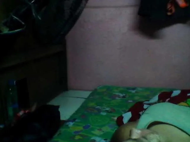 Live sex webcam photo for princess4uxx #259431968