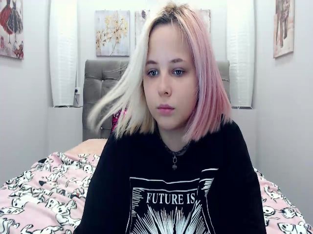 Live sex webcam photo for Helokit #255964259