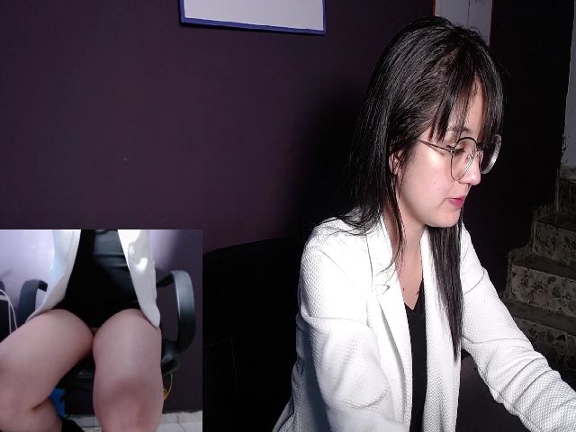 Live sex webcam photo for Charlotte_3x #253520691