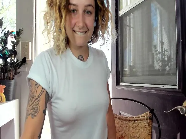 Live sex webcam photo for LilithBijou #255711833