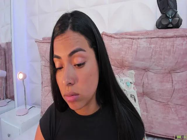 Live sex webcam photo for Kendry_ #263941859