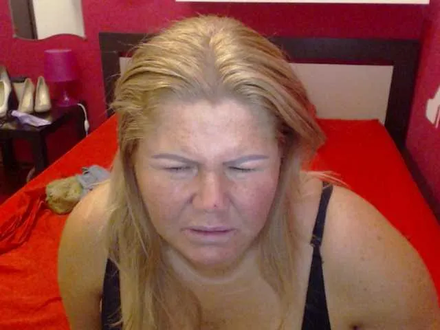 Live sex webcam photo for come2mom #241170224