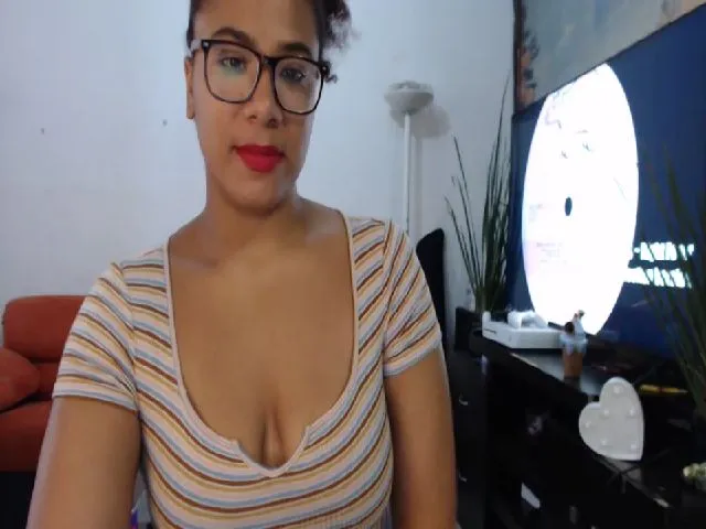 Live sex webcam photo for Mysticbae #259593874