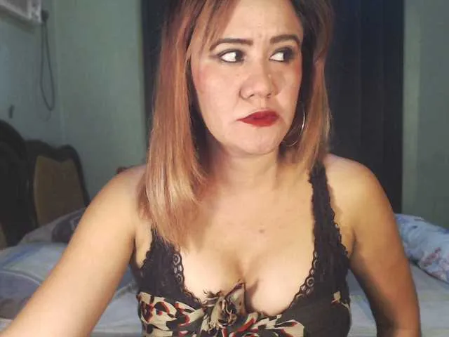 Live sex webcam photo for Scarlethotty #250104912