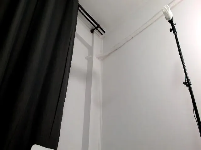 Live sex webcam photo for Arianaskysexx #252635150