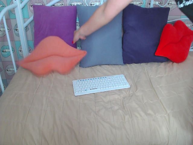 Live sex webcam photo for MilaSpank_ #262762259