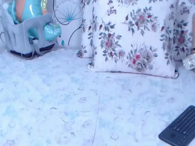 Live sex webcam photo for kinkybrunetee #256205538