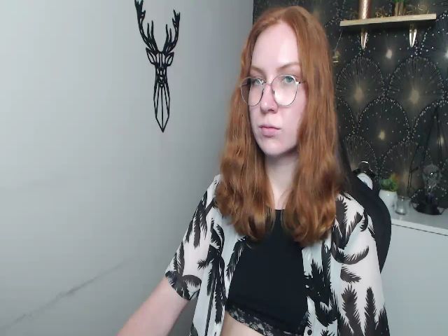 Live sex webcam photo for KISSxGABBY #254483938