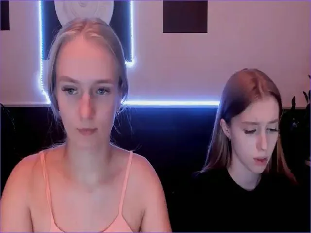 Live sex webcam photo for EmillyWillis #260666192
