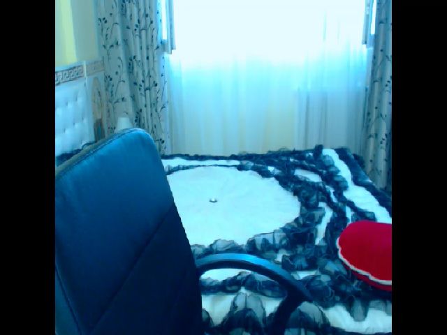 Live sex webcam photo for SonyaHotMilf #253802260