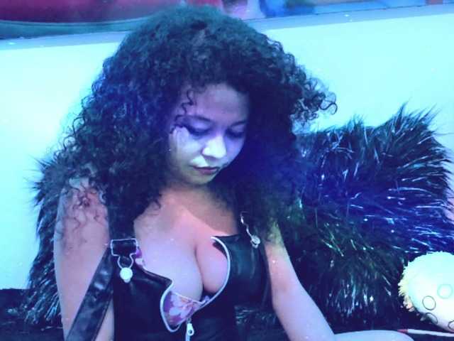 Live sex webcam photo for ANGELROOSE #242301126