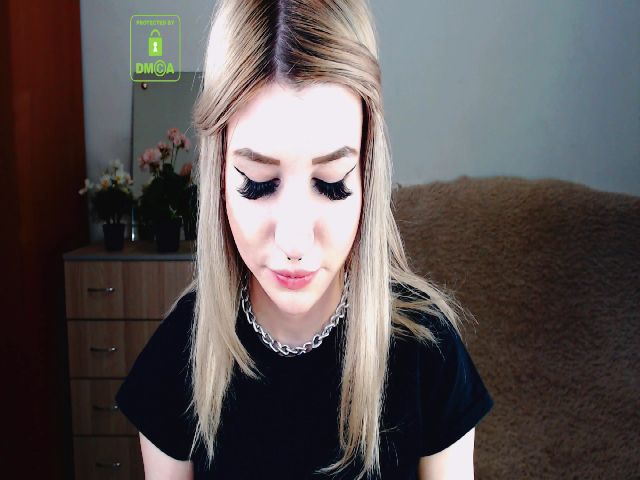 Live sex webcam photo for Alison_Moonli #255487323