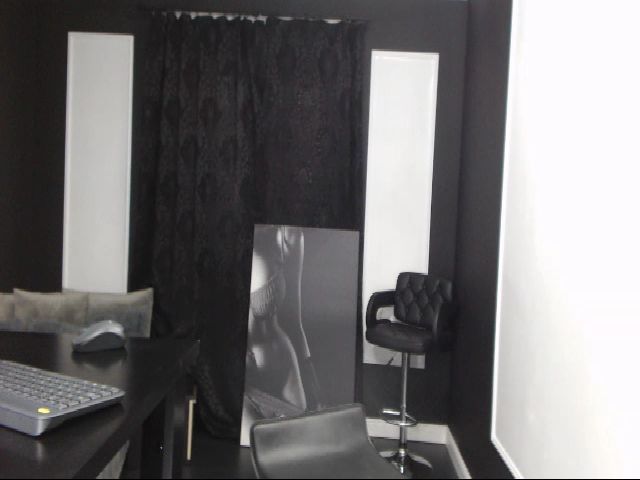 Live sex webcam photo for EvaSweetyMe #264732897