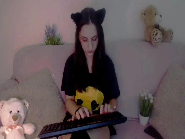 Live sex webcam photo for Meowny #264522643