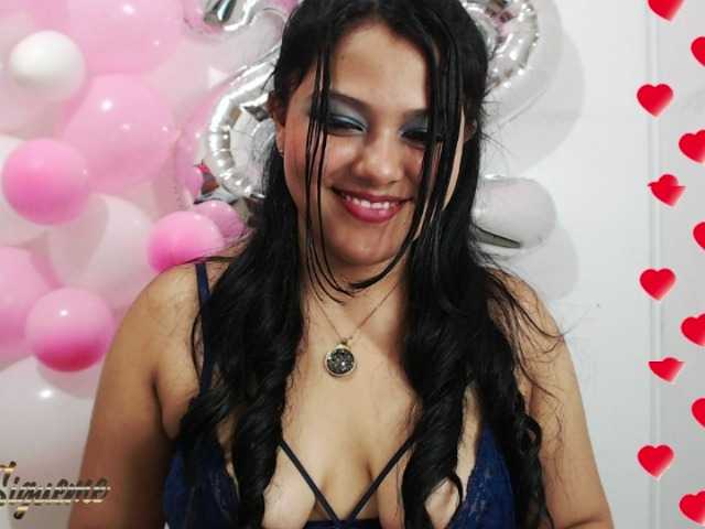 Live sex webcam photo for Charlotte-Lin #253009473