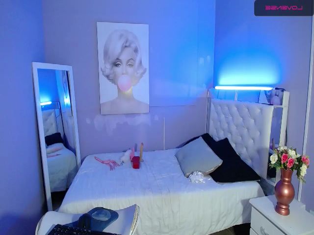 Live sex webcam photo for Martina_ferer #256399863