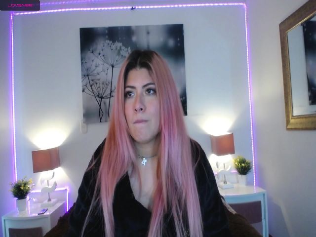 Live sex webcam photo for NicolSaenz #256020947