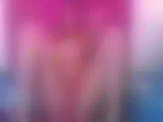 Live sex webcam photo for Redmilf_69 #262300693