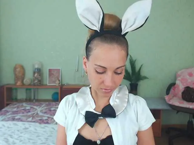 Live sex webcam photo for AdelinJensen #243977124