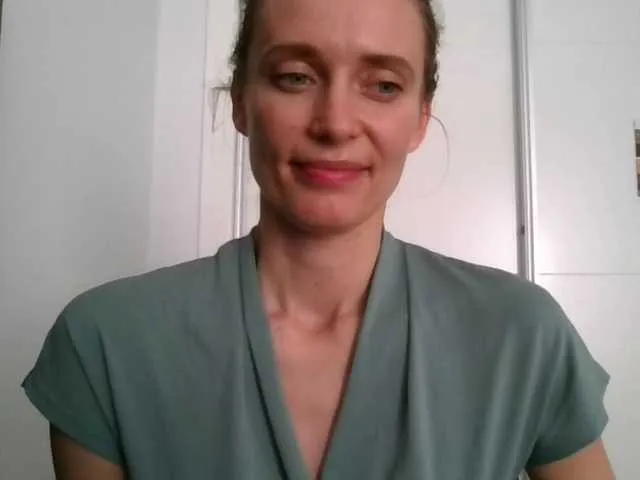 Live sex webcam photo for CelesteKissab #241210788