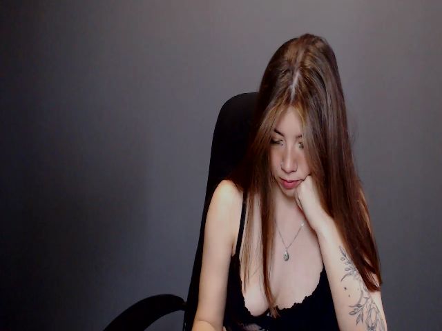 Live sex webcam photo for Oopsbritney #253419484