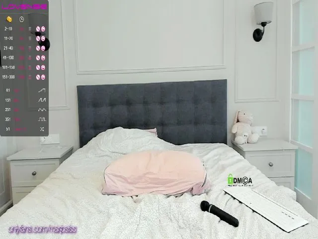 Live sex webcam photo for Maripsis #254534300