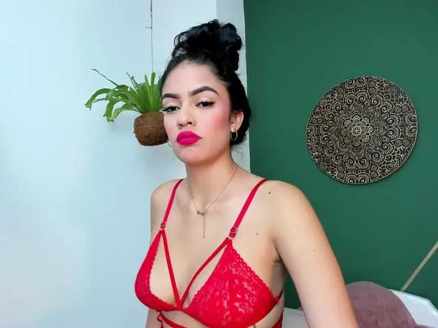 Live sex webcam photo for MayaRivera #241280053