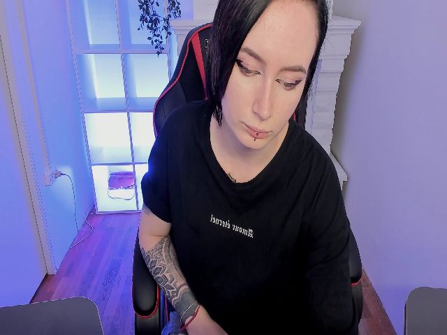 Live sex webcam photo for HelenCarter #262363240