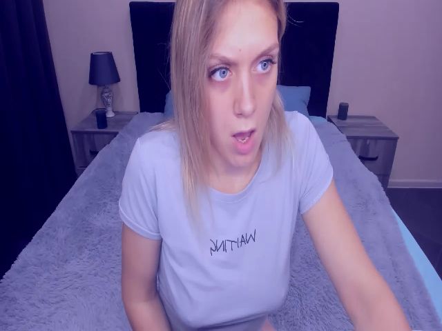 Live sex webcam photo for MeganKind #264138292
