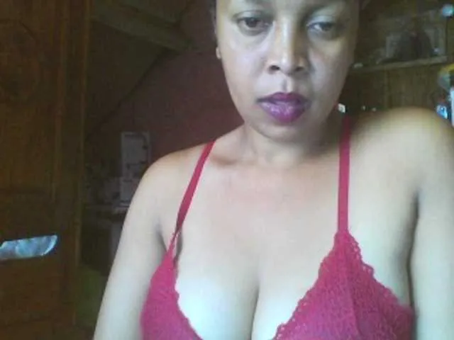 Live sex webcam photo for big-ass-sexy #241363835