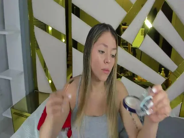 Live sex webcam photo for Mssbombom_ #261101760